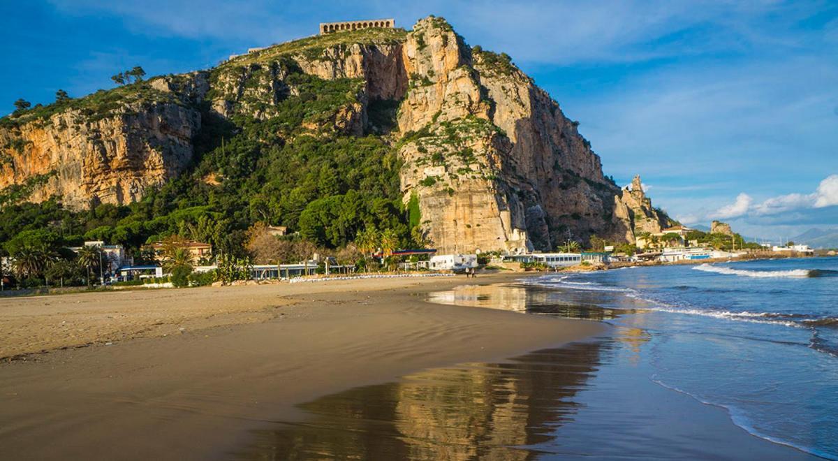 Apartamento Casa Vitelli - Centro Storico A Due Passi Da Tutto Terracina Exterior foto
